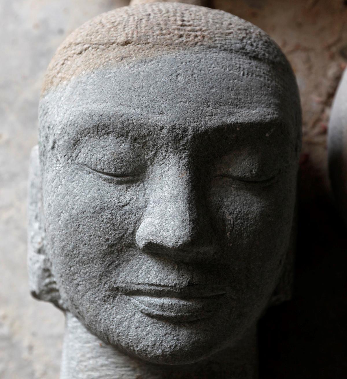 Una escultura d’un buda, Sala en té diverses que reprodueixen aquesta divinitat