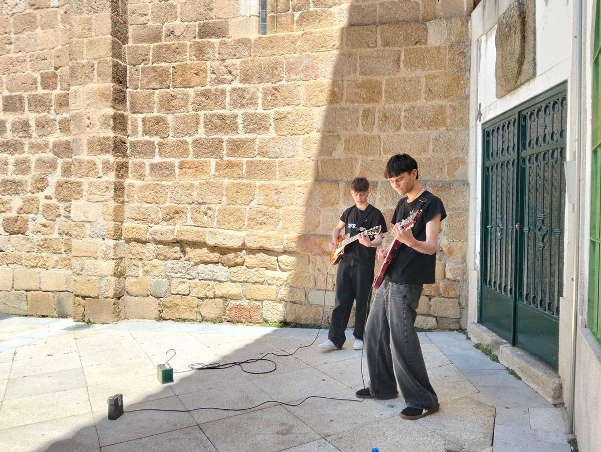 Fotogalería | Un festival en homenaje a Robe: las imágenes de la jornada en Plasencia Fotogalería | Un festival en homenaje a Robe: las imágenes de la jornada en Plasencia