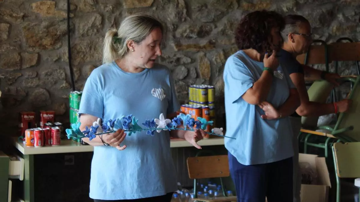 San Martín se llena de flores eternas en un taller para todos