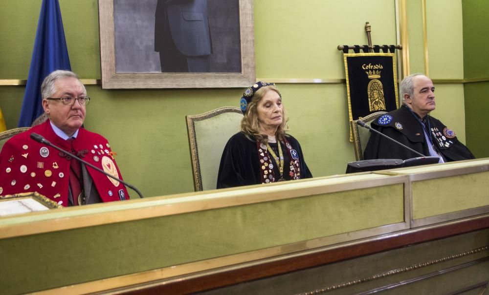 Acto de las cofradías en el Ayuntamiento de Oviedo