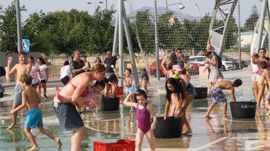 Refrescante despedida del carnaval de verano de Vinaròs