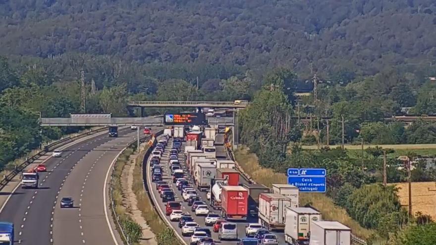 Cues quilòmetriques a l&#039;AP-7 per unes obres a Sant Julià