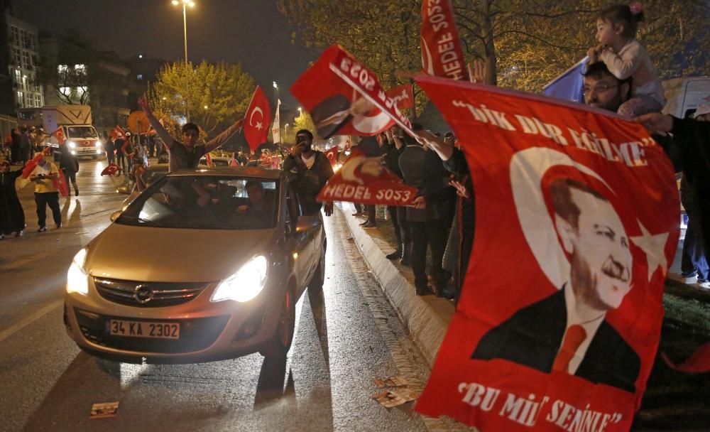 Erdogan gana el referéndun constitucional en Turquía