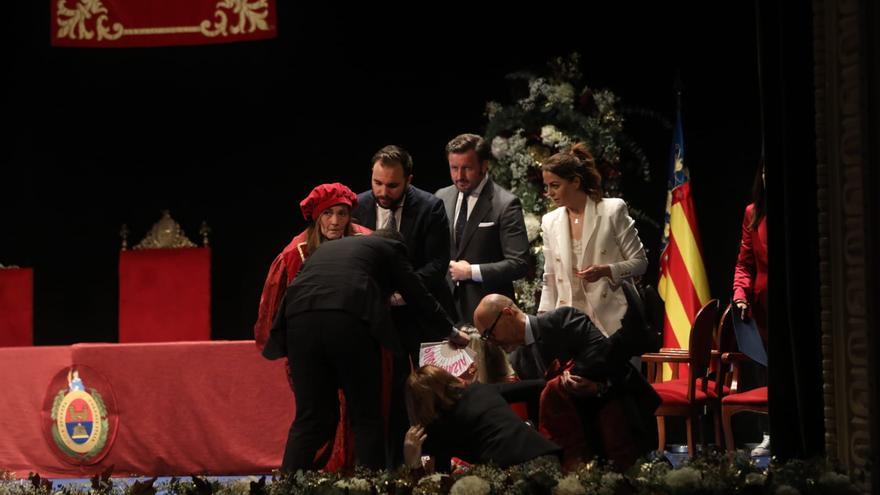 Susto en el acto de la Constitución en Elche