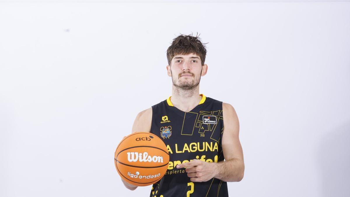 Kostas Kostadinov, en la sesión de fotos del CB Canarias.