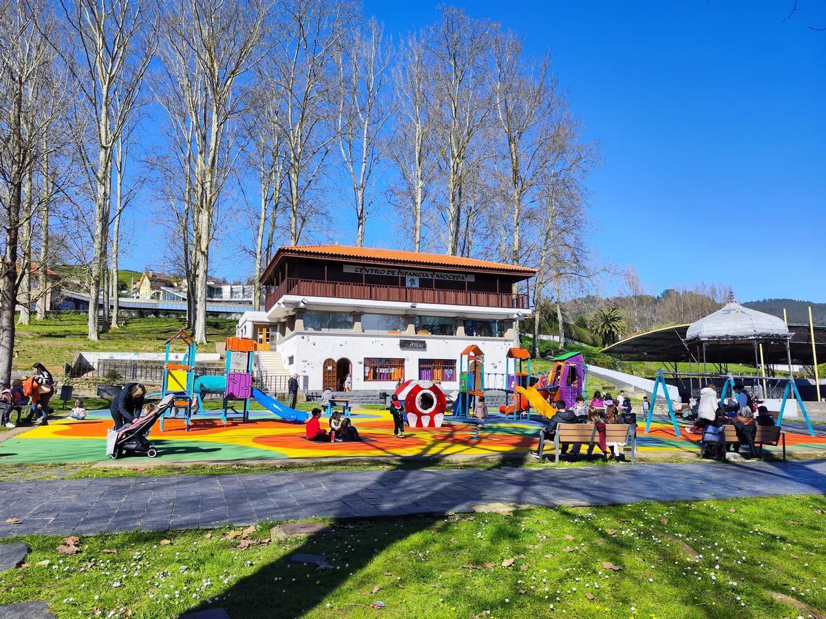 Zona infantil del parque de Arriba, recientemente renovada.