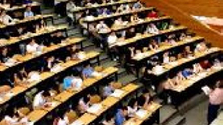 España decide unificar con la UE los estudios universitarios