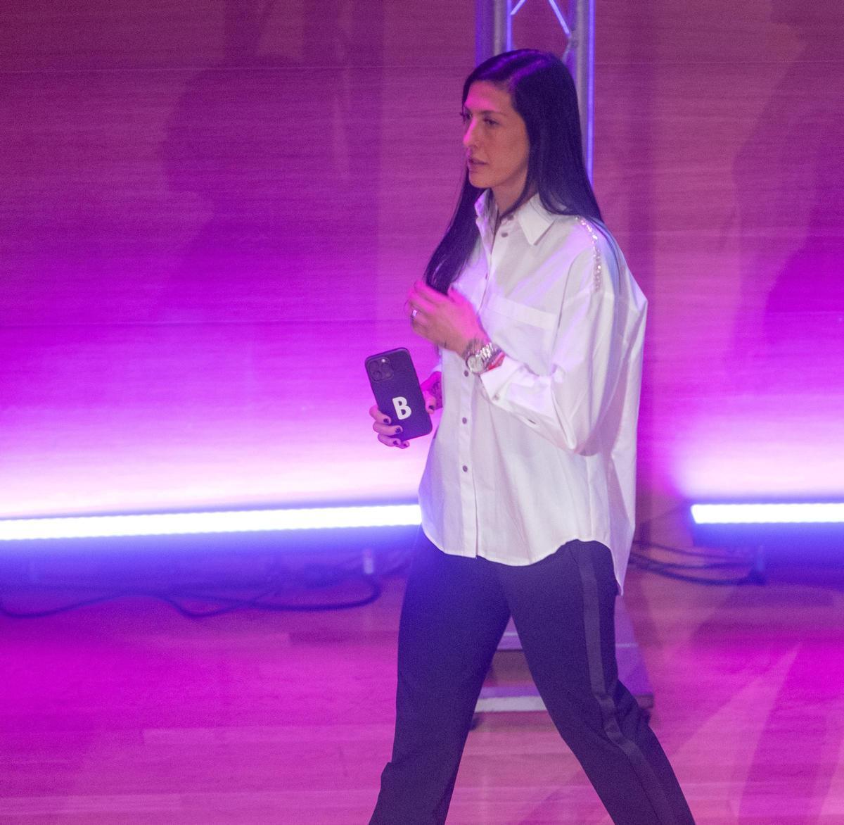 Jenni Hermoso recibe el premio "Entrena tu inmunidad" en Alicante