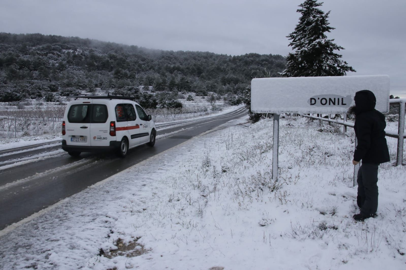 Alcoy amanece cubierta por la nieve