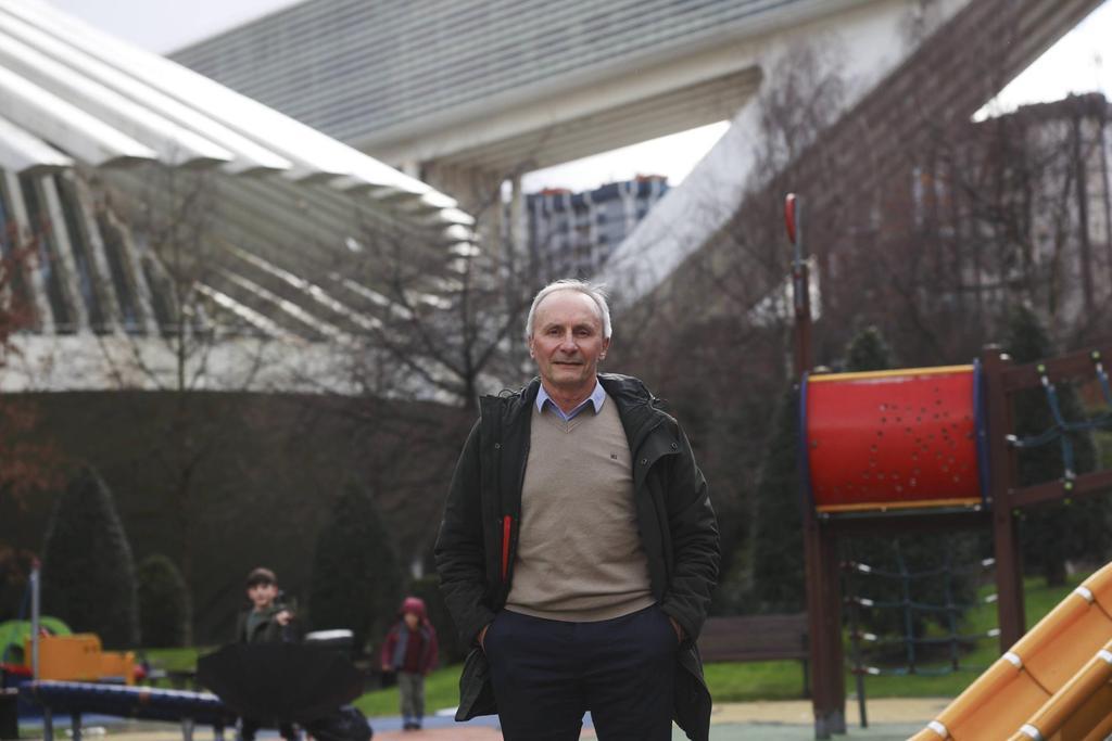 José Antonio Alonso Arias, exjugador del Real Oviedo: "Cuando empecé entrenábamos en la carretera, no había nada alrededor del Tartiere"