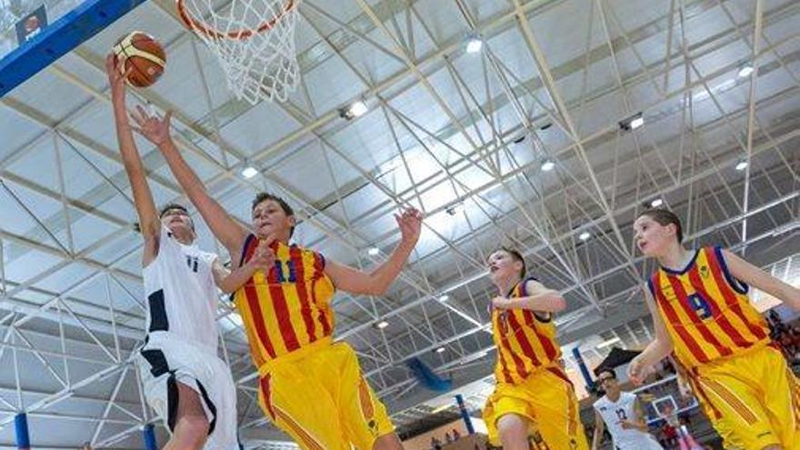 La selecció catalana mini, amb Torreblanca, acaba tercera