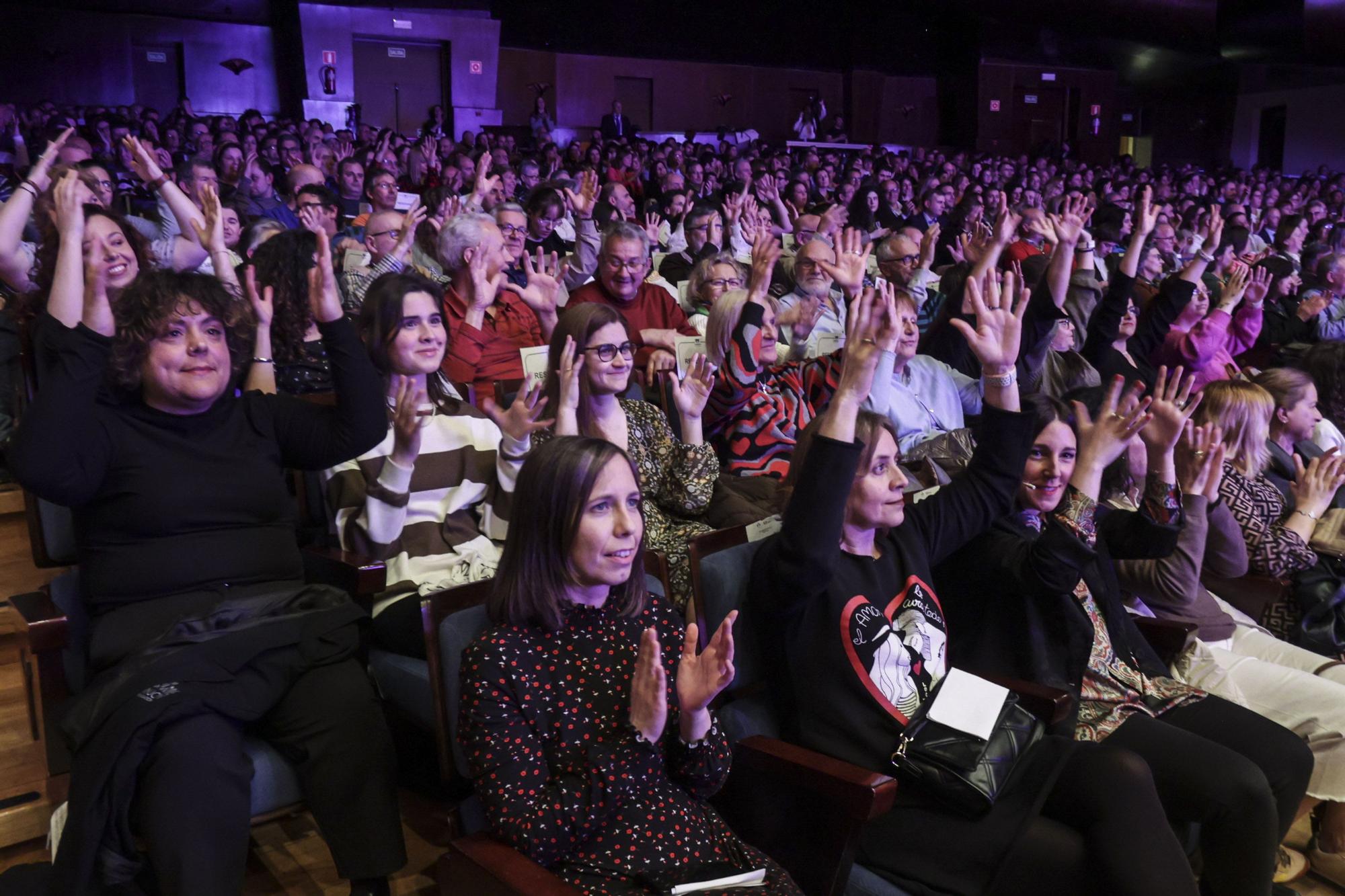 EN IMÁGENES: La Fundación Vinjoy celebra un siglo de milagro social con 1.300 abrazos