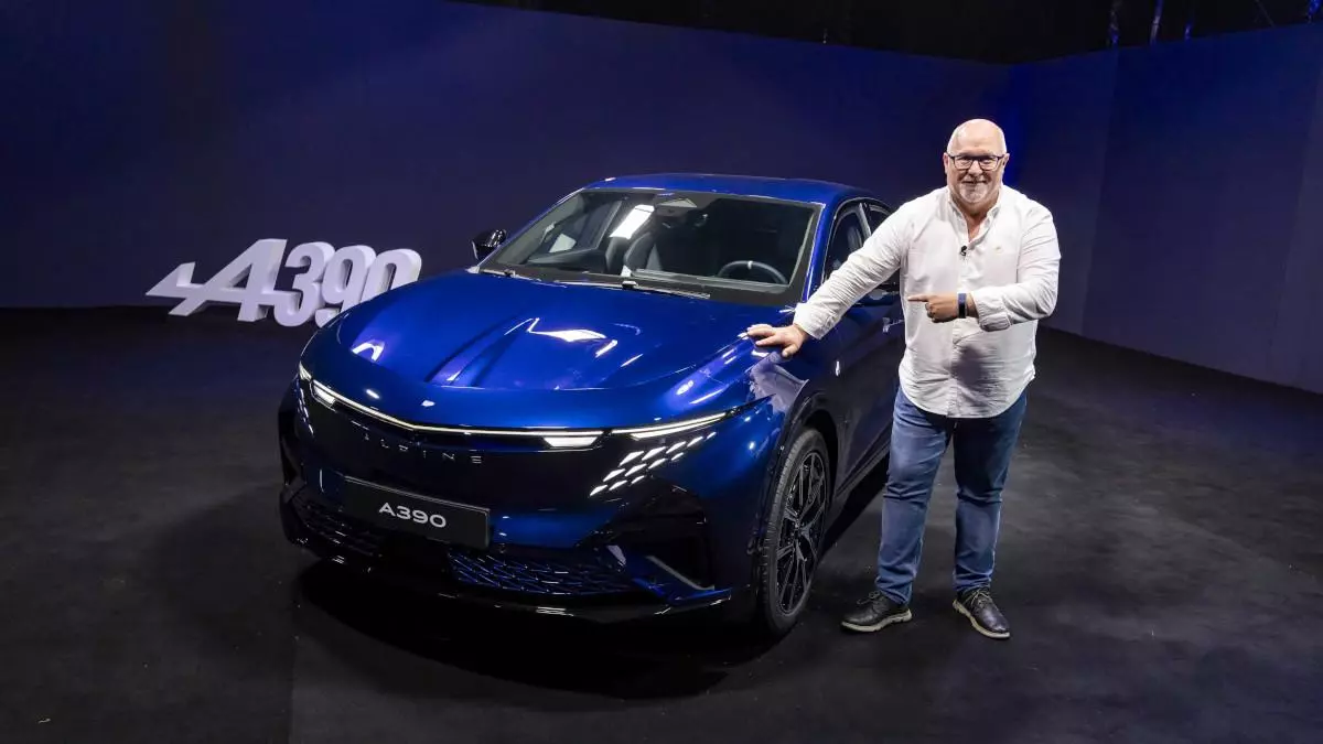 Un coche de carreras con traje
