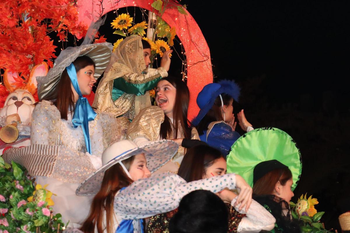 Vuelta a casa de Laura, Paula y las falleras 2023