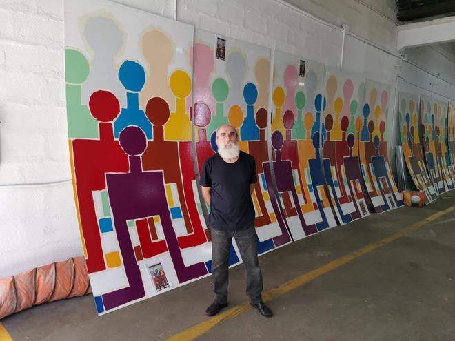 Así construye la obra en memoria de Martínez Garrido el artista Nelson Villalobos