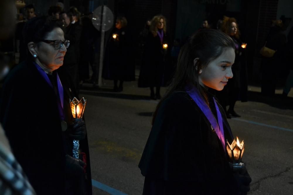 La Procesión de las Tinieblas enmudece la ciudad