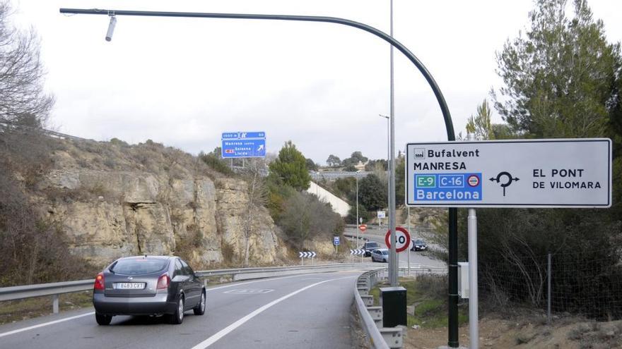 Pòrtic de control de pas a l´enllaç de l´autopista al Pont de Vilomara