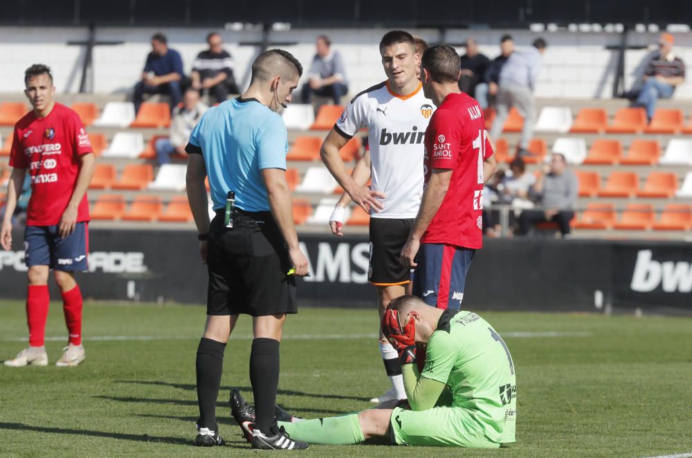 El Valencia Mestalla acaricia la remontada