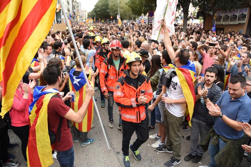 Multitudinària manifestació contra la violència a Manresa