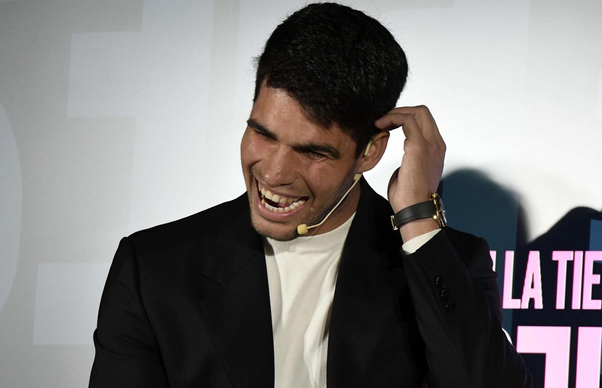 Así ha sido la inauguración de la exposición de Carlos Alcaraz en la Cárcel Vieja de Murcia