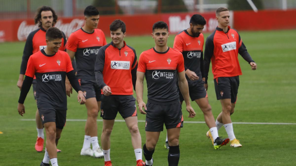 Los jugadores del Sporting entrenan en Mareo