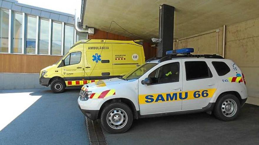 Dues ambulàncies dels dos serveis d&#039;urgències al Transfronterer