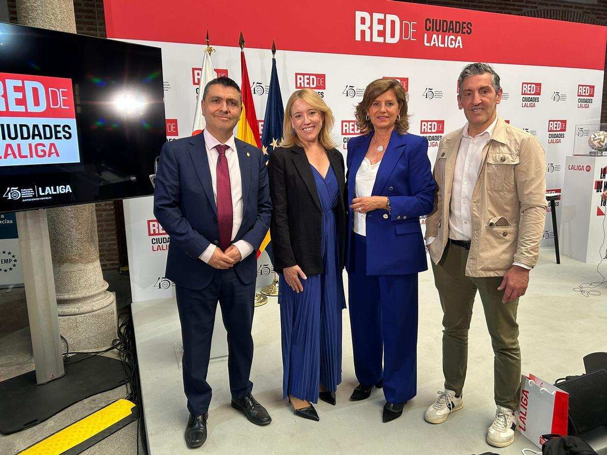 Por la izquierda, Jorge Iglesias, concejal de Deportes de Granada; María Tena concejal de Deportes de Sevilla; Maria Concepción Méndez Suárez, concejala de Deportes de Oviedo y Jorge Pañeda, concejal de Deportes de Gijón.