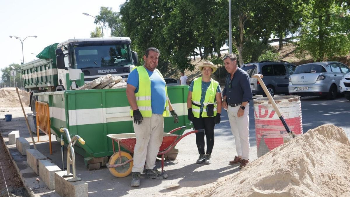 El concejal Miguel Ruiz Madruga ha visitado este martes las obras de reforma de la avenida Virgen del Mar.