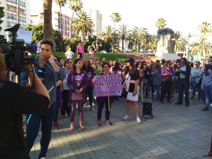 Nueva concentración en La Feria contra la libertad provisional de 'La Manada'