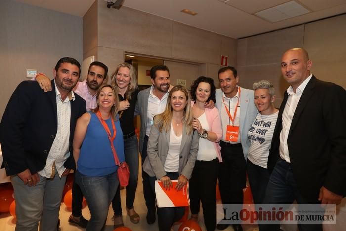 Ambiente de la noche electoral en la sede de Cs