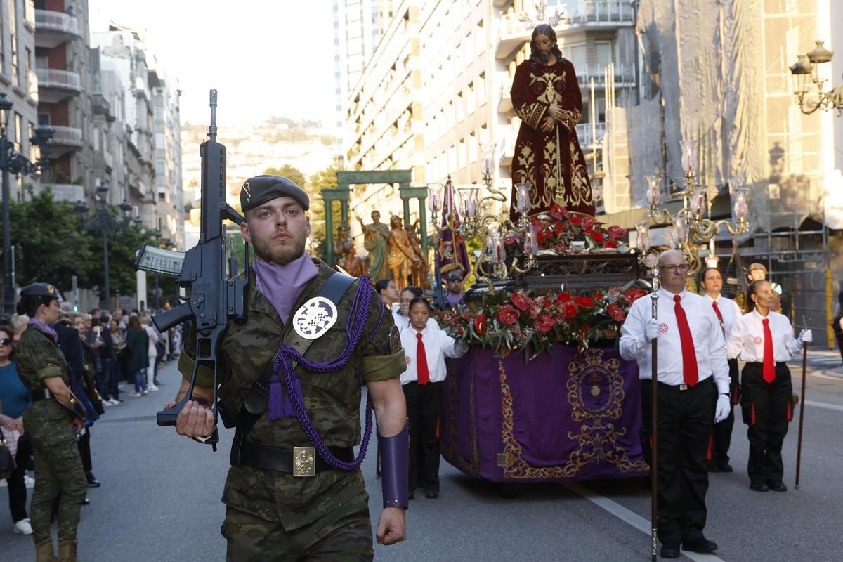 La procesión del Jesús del Silencio recorrió el centro de la ciudad