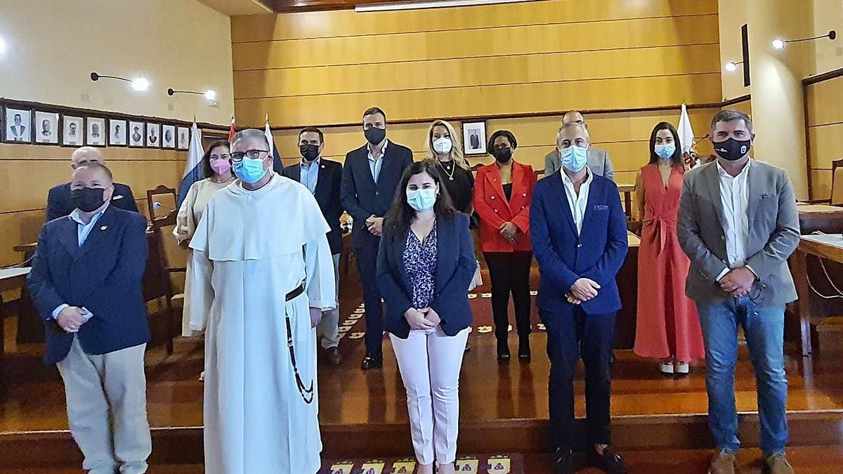 Todos los participantes en el encuentro sobre la Virgen de Candelaria en el mundo.