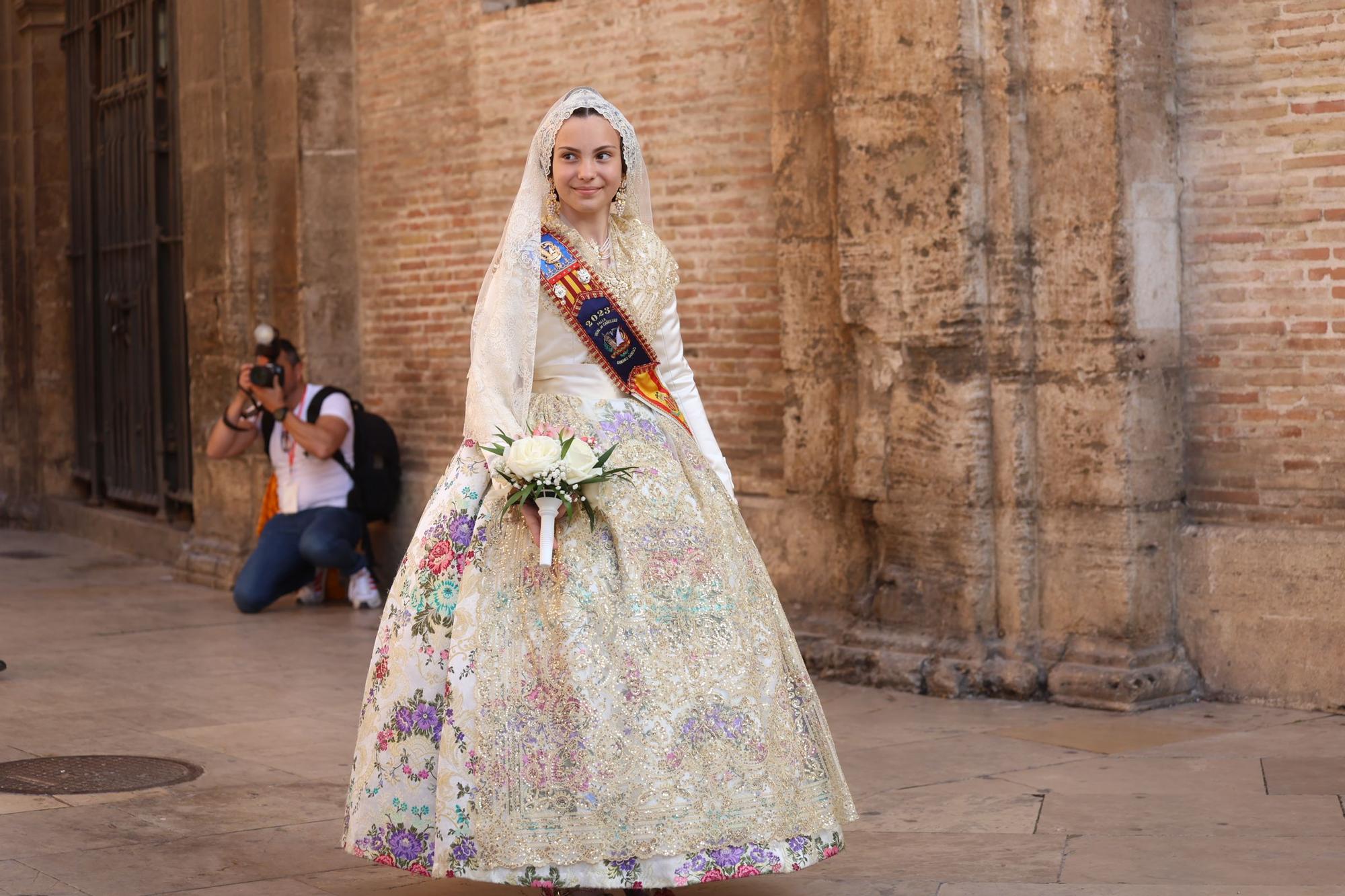 Ofrenda 2023 | Falleras Mayores e Infantiles de comisiones del 17 de Marzo (y II)