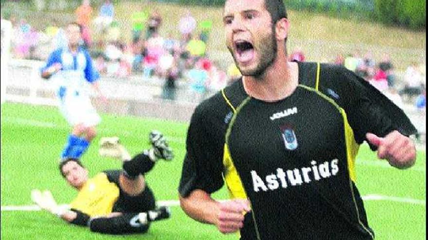 Cervero celebra su gol.