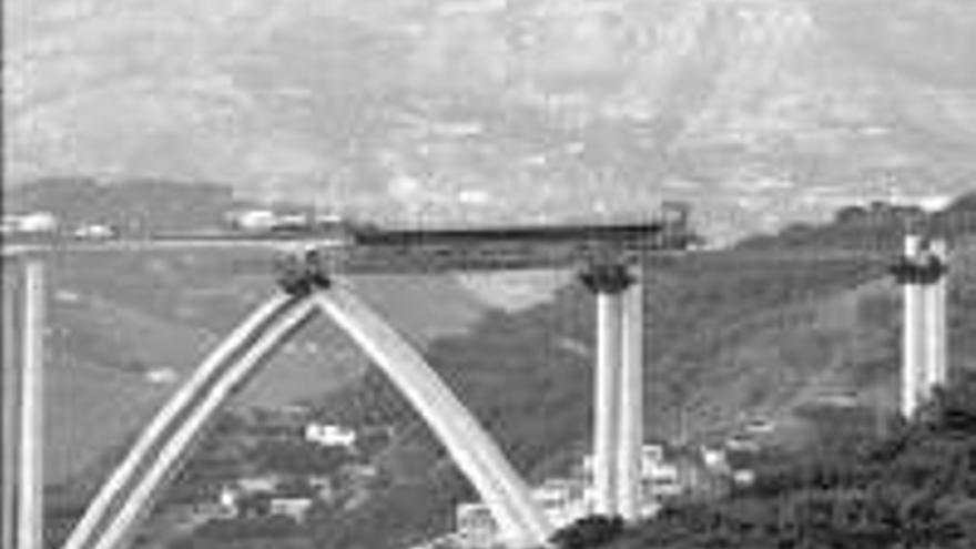 El viaducto mortal de Granada recupera la actividad