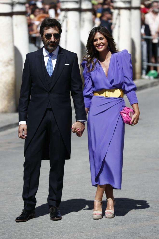 Nuria Roca y Juan del Val, entre los invitados a la boda de Sergio Ramos y Pilar Rubio