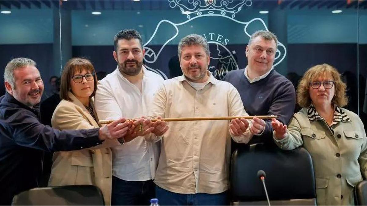 Por la izquierda, Domingo Antonio Troncoso Martelo, Ana Belén del Río González, Carlos Leis Pedrosa, Francisco Calo Abelleira, Andrés Castro Abelleira y María Beatriz Molinos Vidal.
