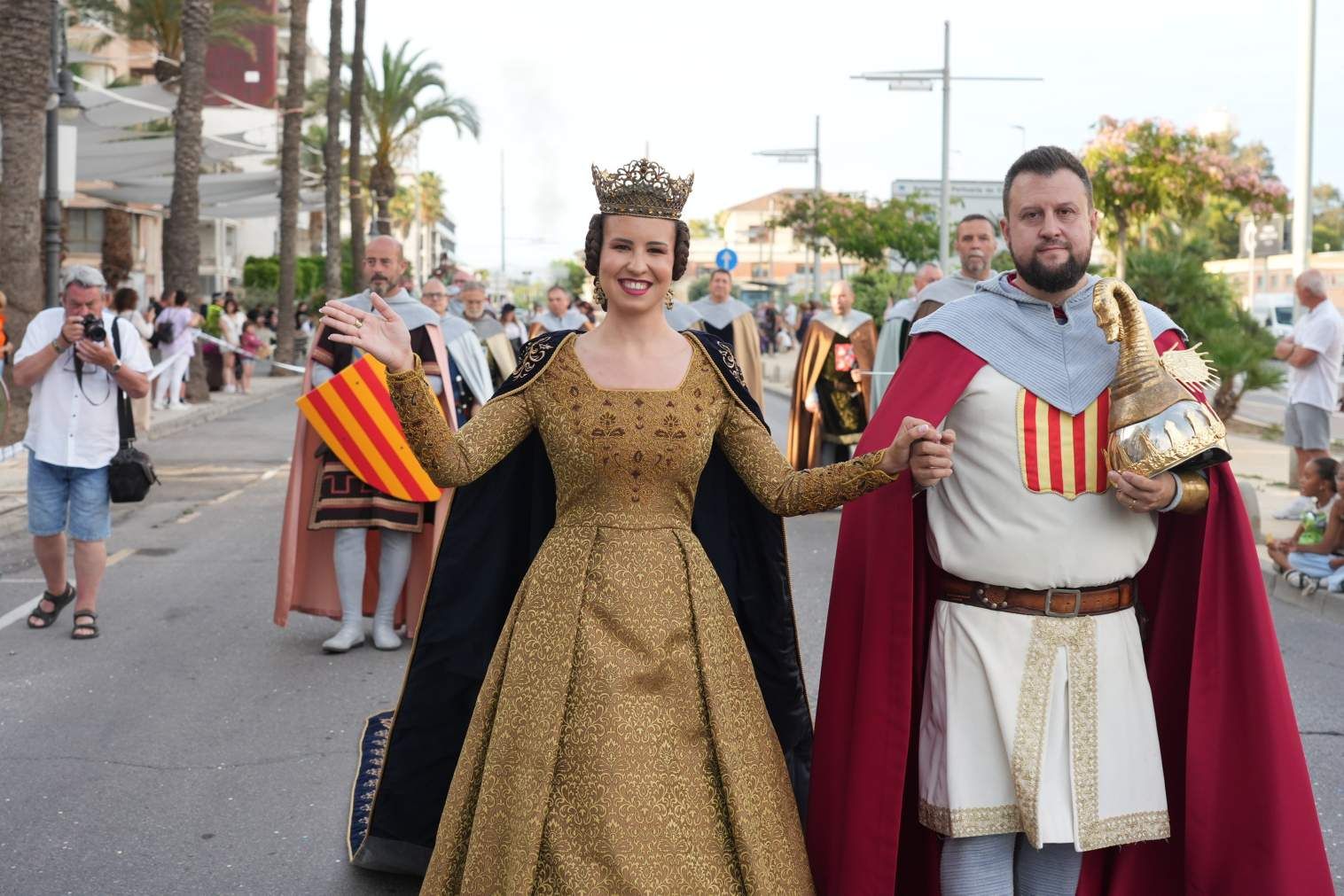 El Grau da inicio a las fiestas de Sant Pere con pólvora, bous y música