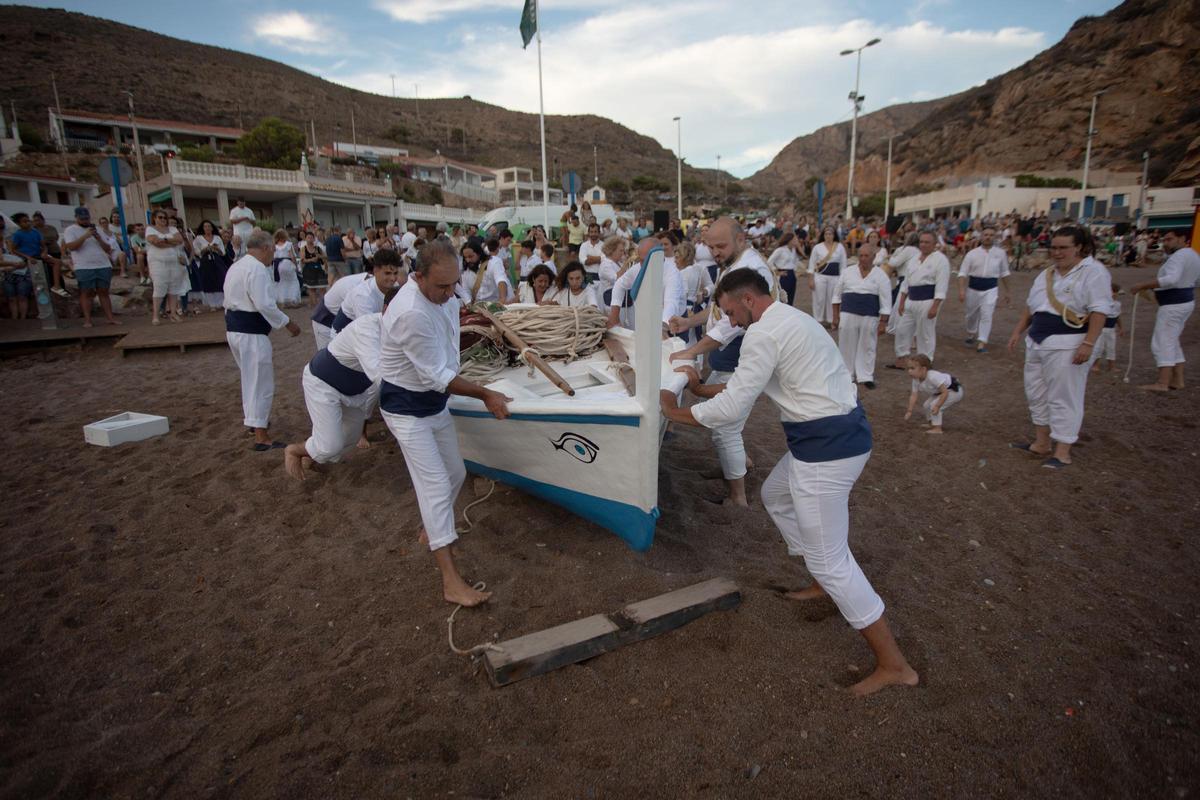El Portús recrea su origen con el arte marinero de la jábega El Portús recrea su origen con el arte marinero de la jábega