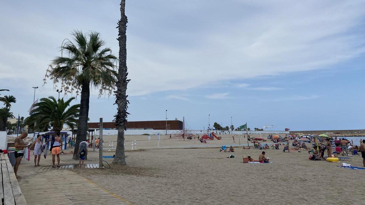 Foto de archivo de la playa El Morrongo, el arenal más céntrico y más emblemático de Benicarló.
