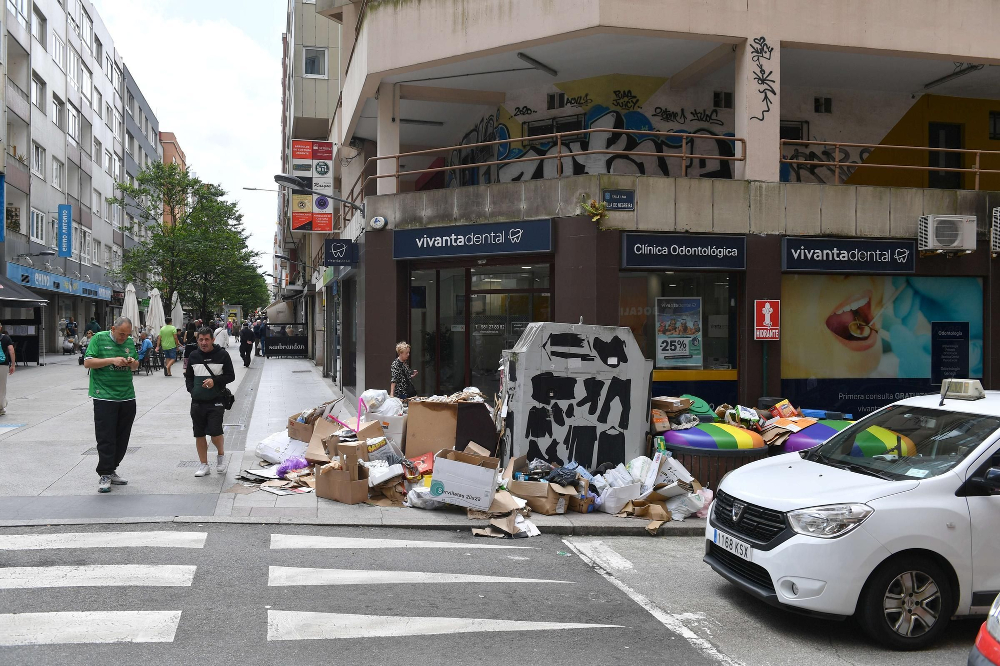 Los trabajadores de la recogida de basura en A Coruña anuncian una huelga indefinida desde el 1 de agosto