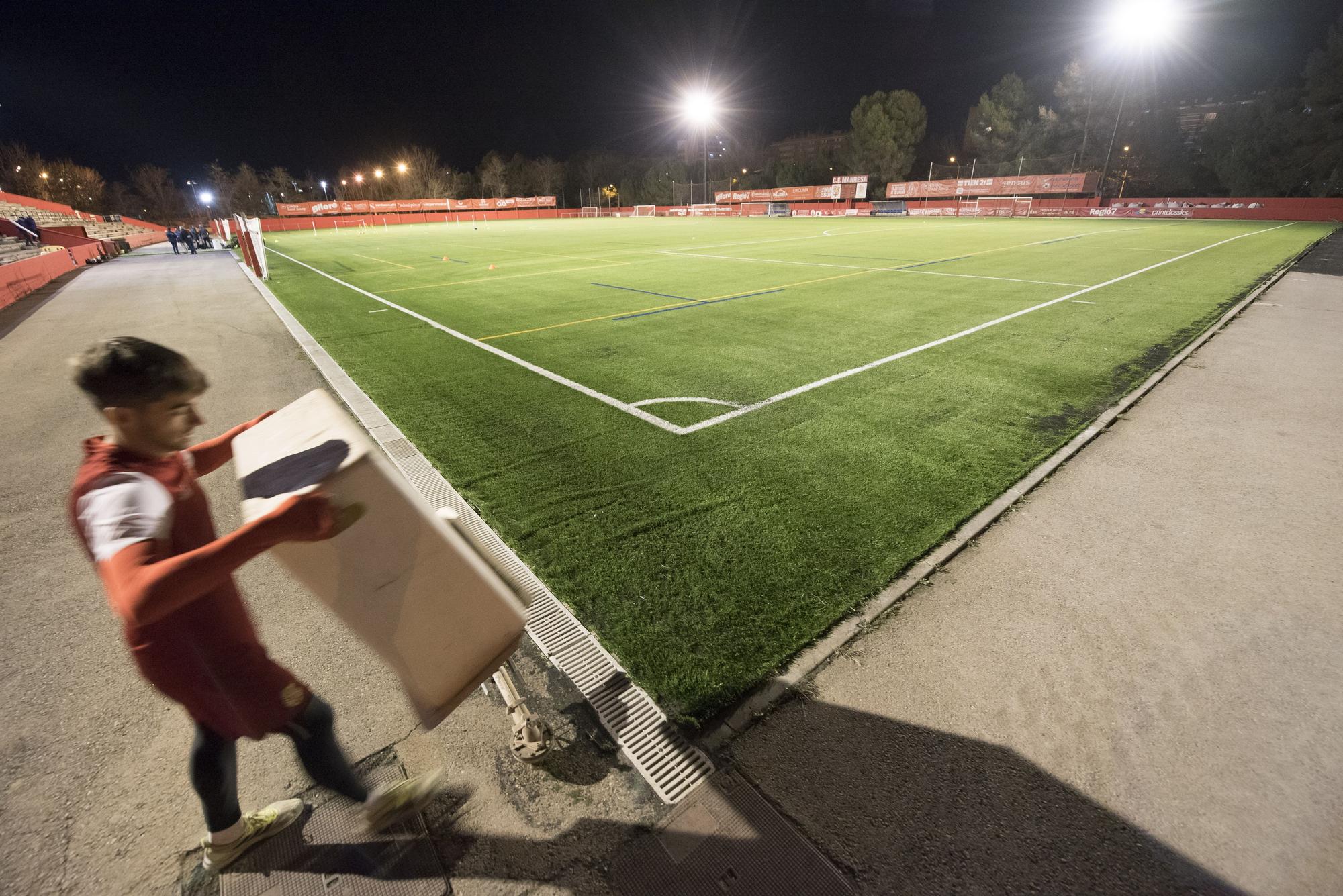 El CE Manresa estrena la gespa del Nou Estadi