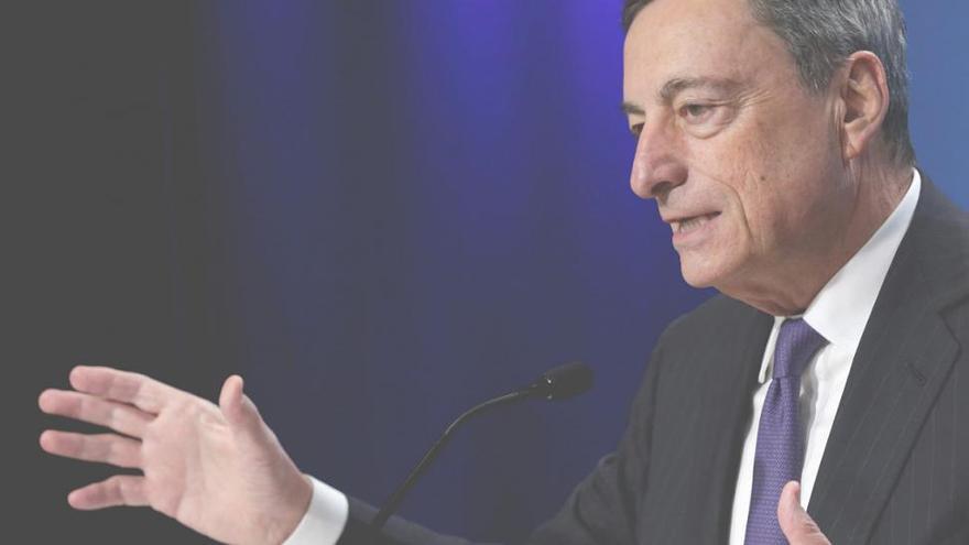 El BCE mantiene los tipos y reducirá a 30.000 millones la compra de activos a partir de enero de 2018