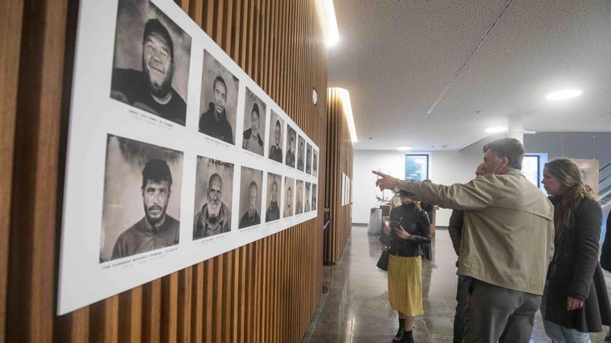 Las fotos de pescadores de Lola Álvarez, en tamaño gigante