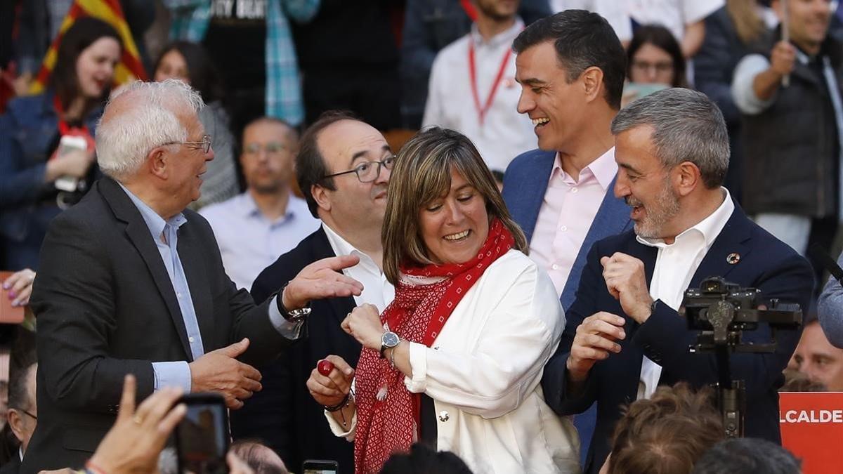 Jaume Collboni y Pedro Sánchez, con los también dirigentes socialistas Núria Marín, Miquel Iceta y Josep Borrell, este jueves, en Barcelona.