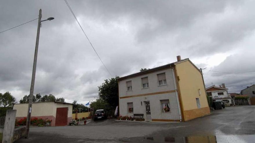 Una luminaria en la población de Cuturrasu, en Langreo.