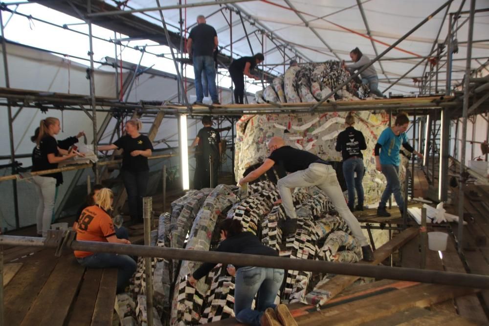 El trabajo en el taller, donde todos los comisionados ayudan