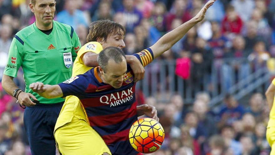 El Villarreal vuelve goleado del Camp Nou