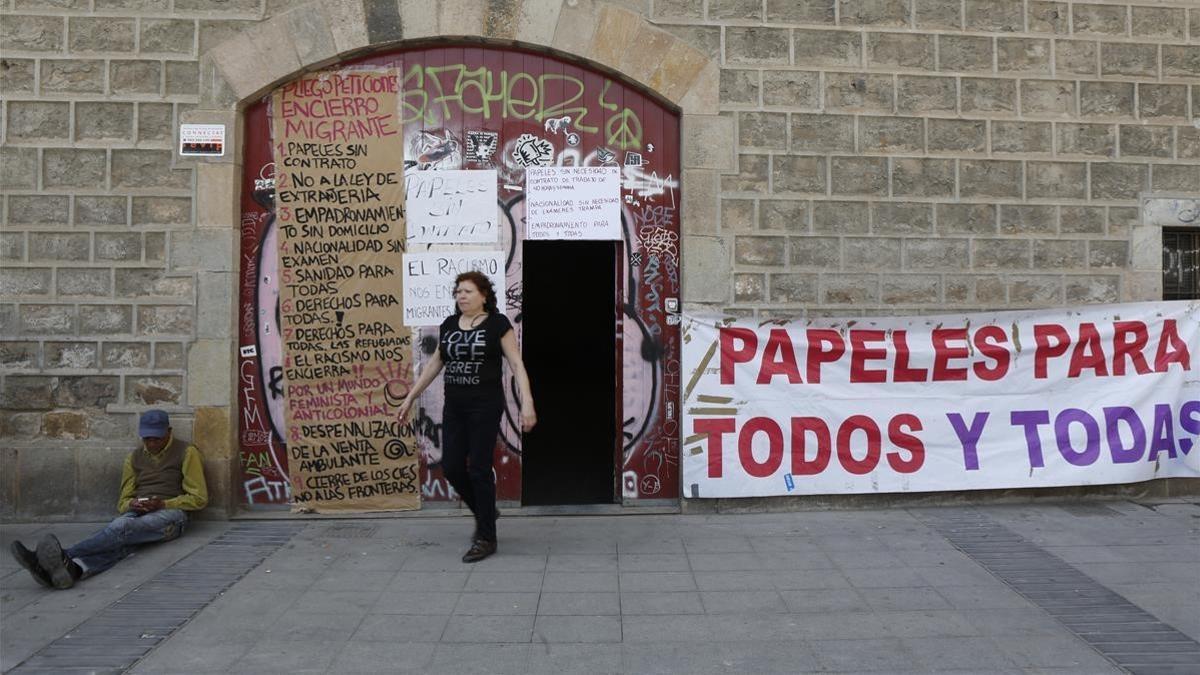 encierro inmigrantes en  la escola  massana