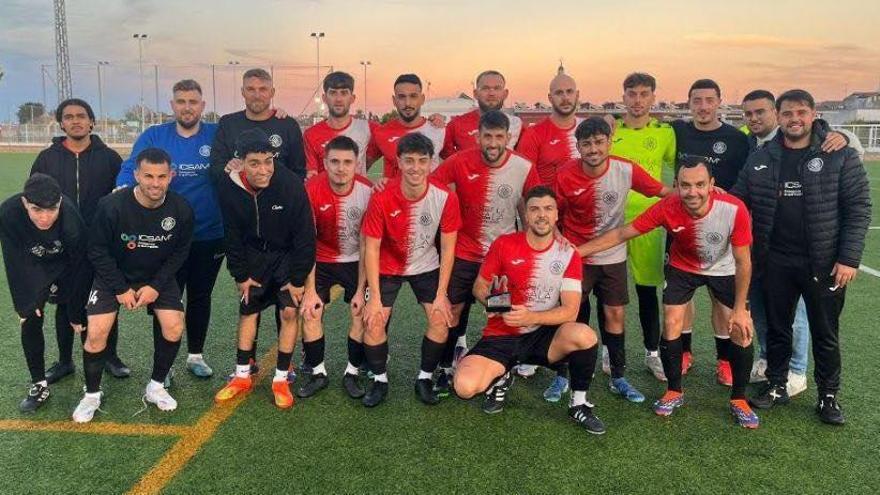 La plantilla del Racing Rafelcofer CF antes de un partido de Liga